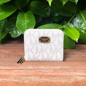 NWT Michael Kors Wallet W/Coin Pouch